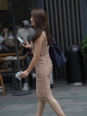 被包臀裙圈粉的女生，轻松展现出了自己想要的优雅感，大方又好看
